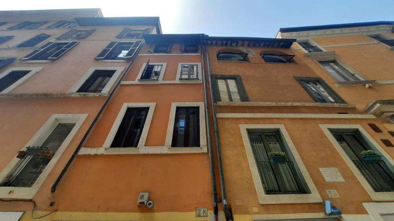 Апартаменти Campo De Fiori - Casa Pettinari 78 Рим Екстер'єр фото