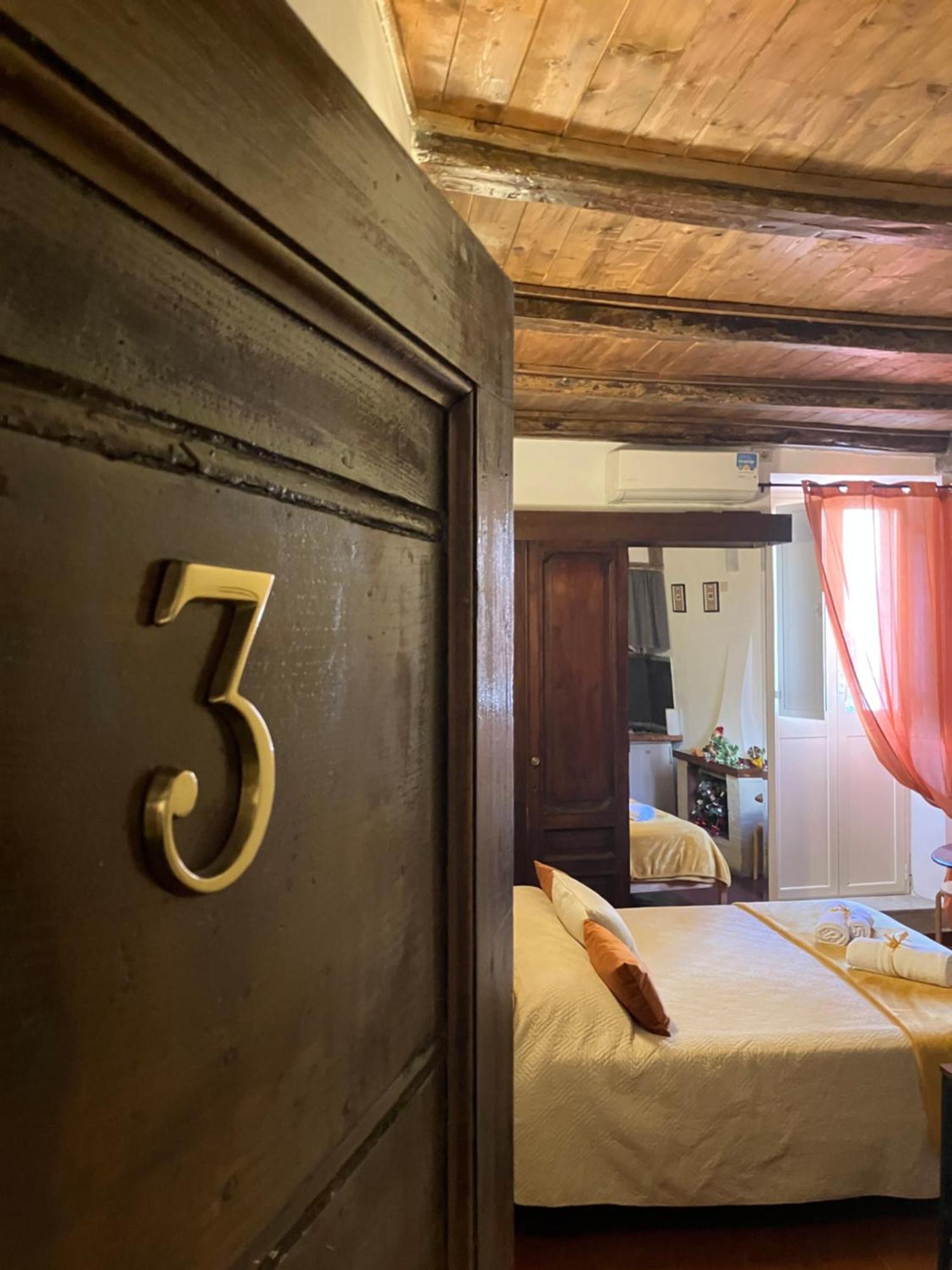 Апартаменти Campo De Fiori - Casa Pettinari 78 Рим Екстер'єр фото